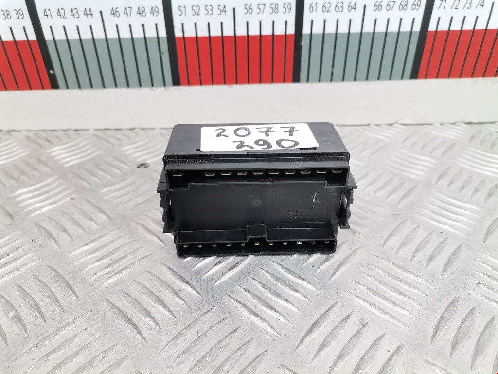 Блок реле MITSUBISHI Grandis 2003-2011