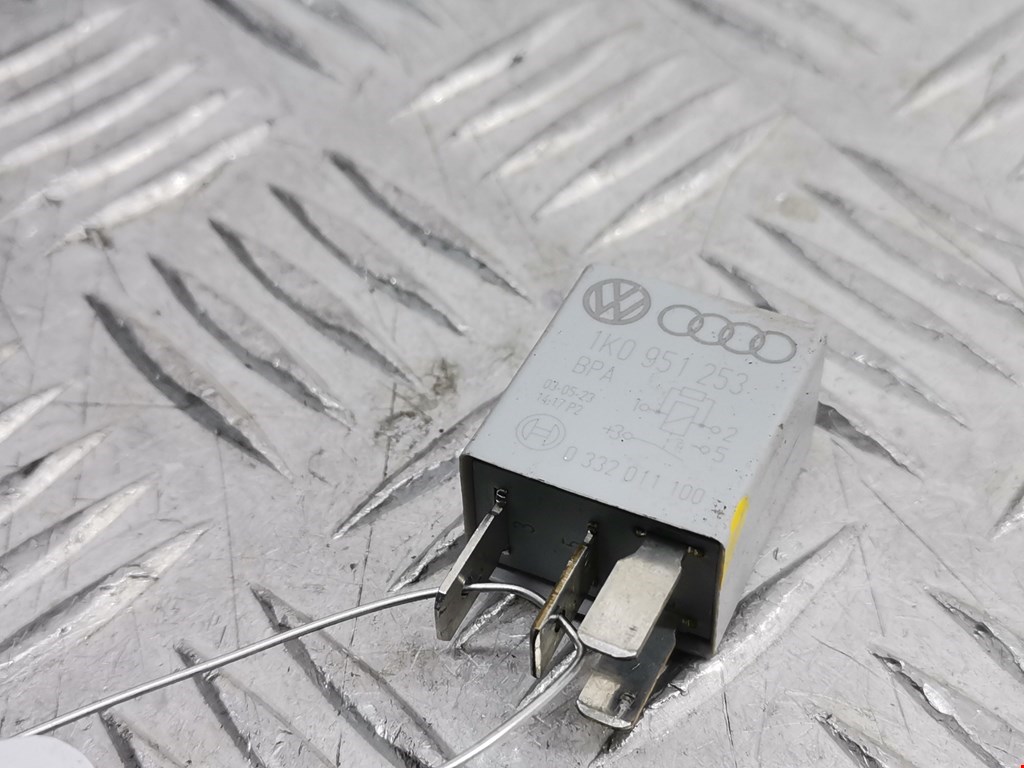 Реле VOLKSWAGEN Transporter T4 1990-2003