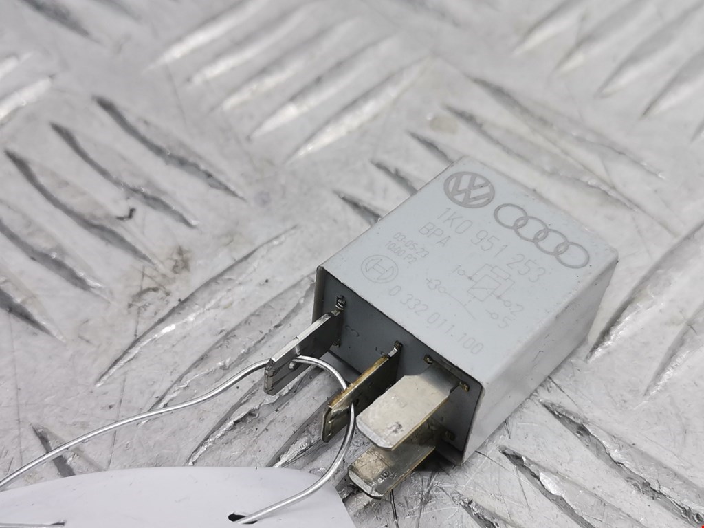 Реле VOLKSWAGEN Transporter T4 1990-2003