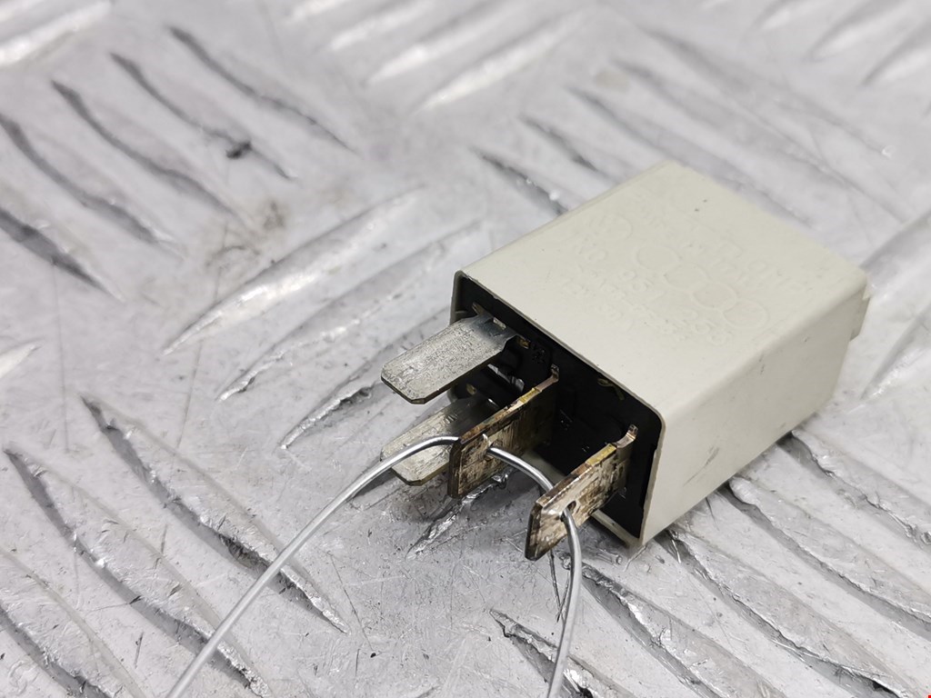 Реле VOLKSWAGEN Touran 2003-2010