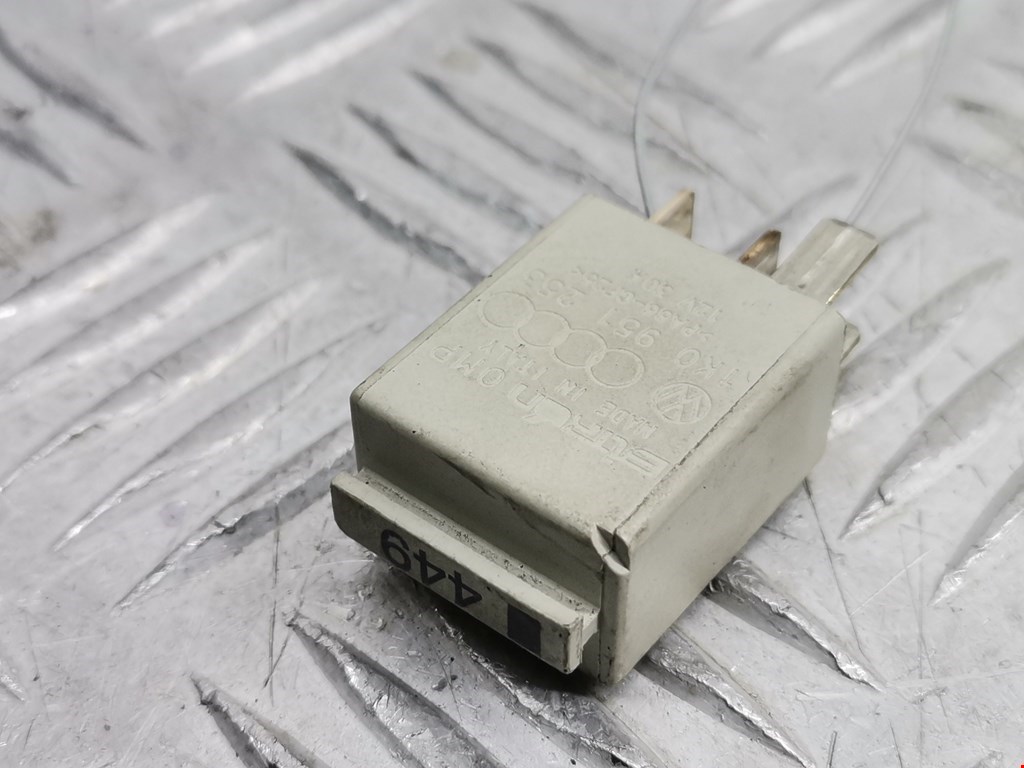 Реле VOLKSWAGEN Touran 2003-2010