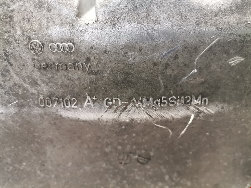 Поддон масляный двигателя VOLKSWAGEN Golf V 2003-2009