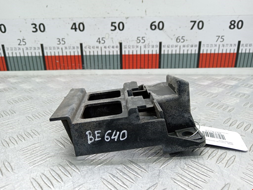 Кронштейн переднего бампера левый MERCEDES-BENZ Sprinter 906 2006-2018