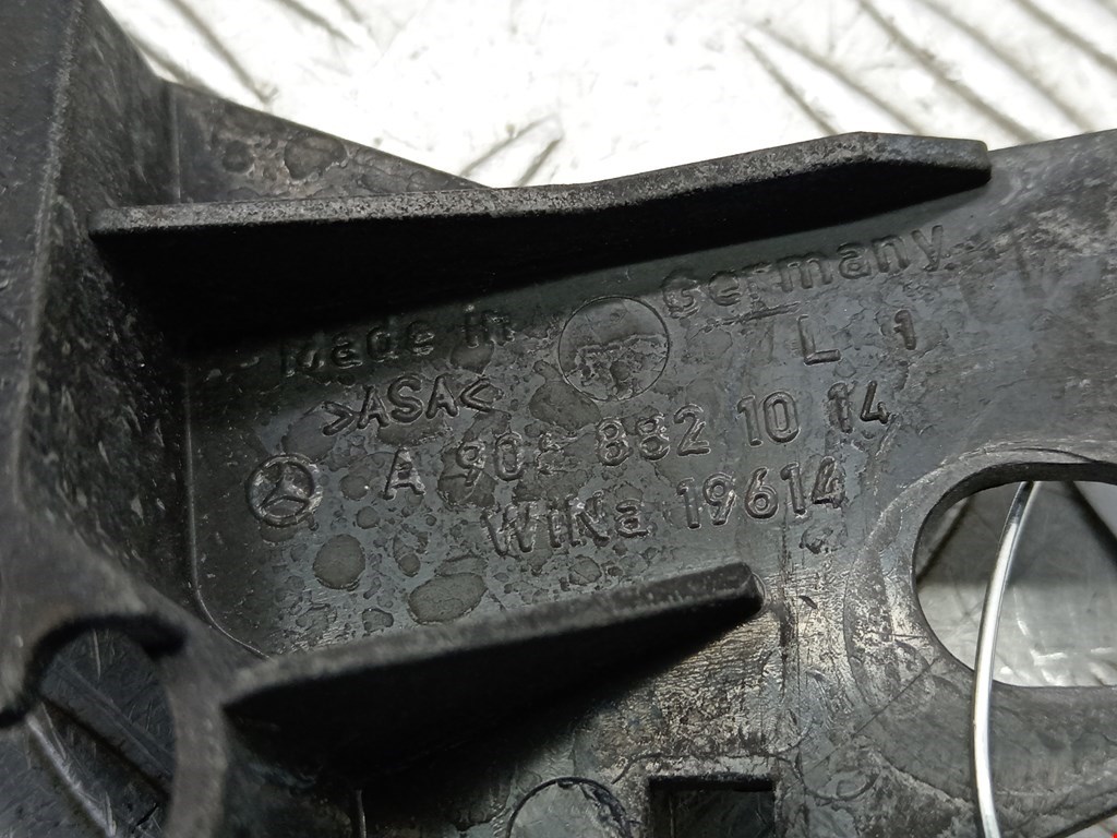 Кронштейн переднего бампера левый MERCEDES-BENZ Sprinter 906 2006-2018