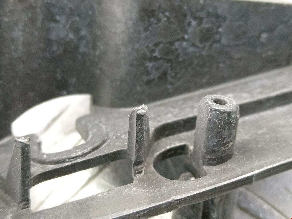 Кронштейн переднего бампера левый MERCEDES-BENZ Sprinter 906 2006-2018