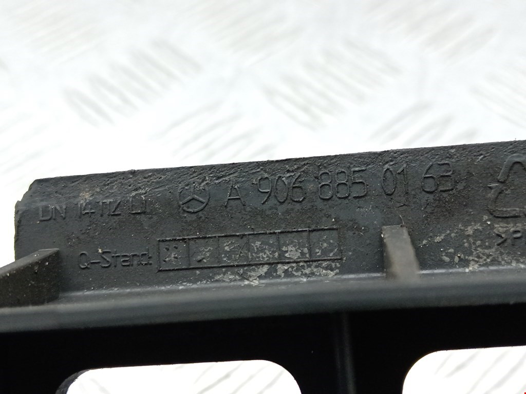 Кронштейн переднего бампера левый MERCEDES-BENZ Sprinter 906 2006-2018