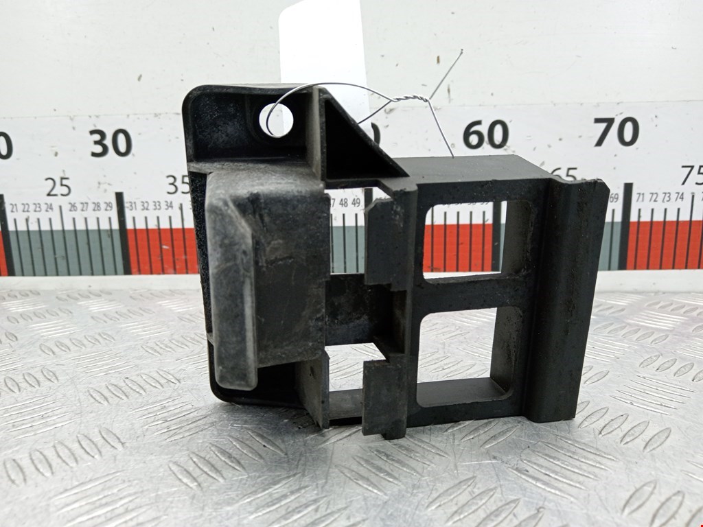 Кронштейн (крепление) переднего бампера правый Mercedes Sprinter 2 (W906) (2006-2016)