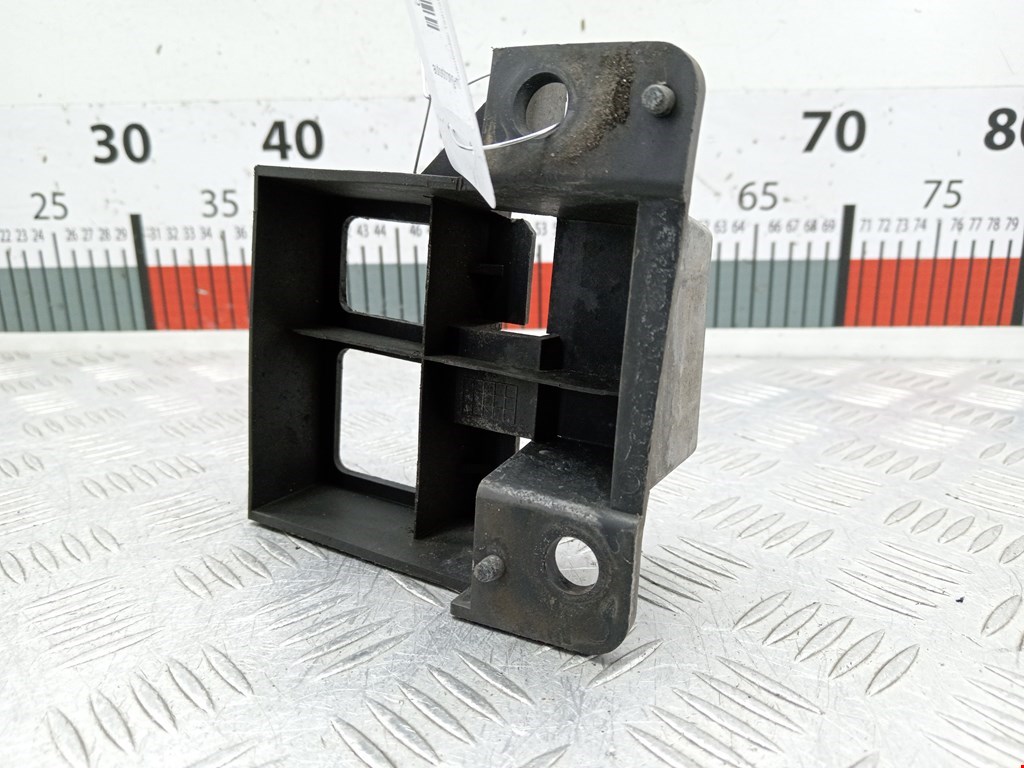 Кронштейн переднего бампера правый MERCEDES-BENZ Sprinter 906 2006-2018