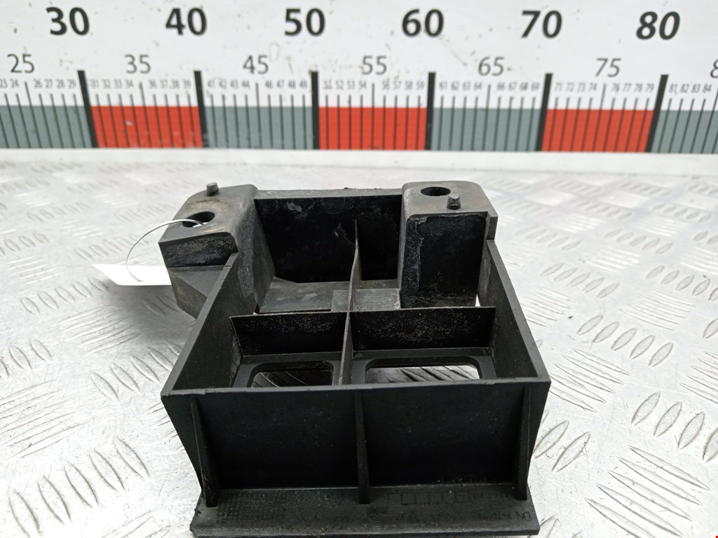 Кронштейн переднего бампера правый MERCEDES-BENZ Sprinter 906 2006-2018