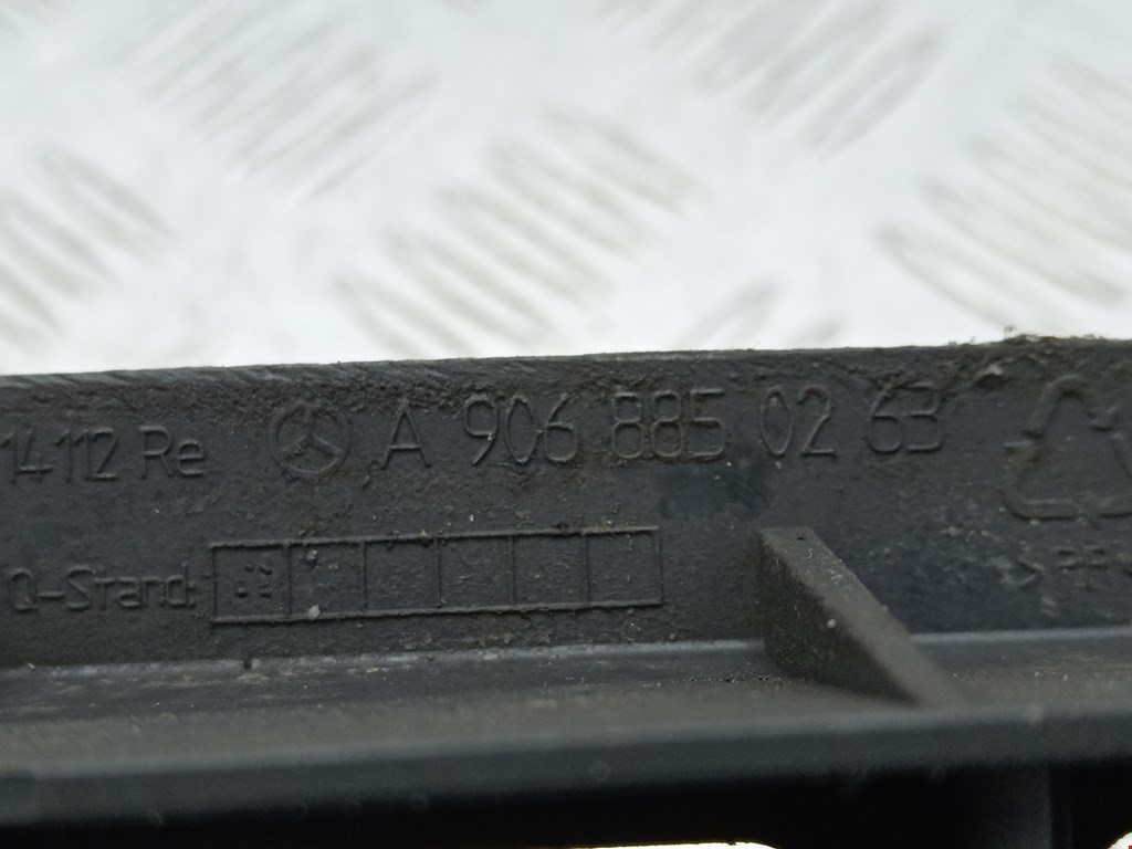 Кронштейн переднего бампера правый MERCEDES-BENZ Sprinter 906 2006-2018