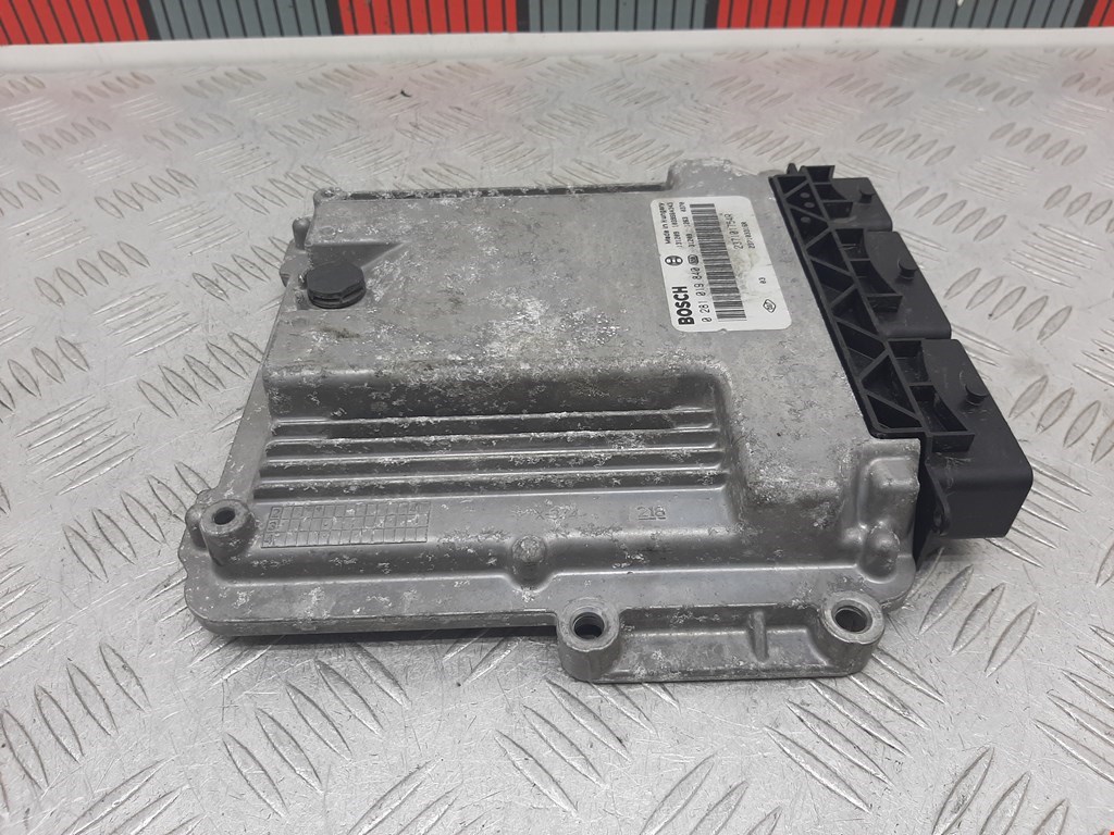 Блок управления двигателя (ЭБУ) OPEL Vivaro A 2001-2014