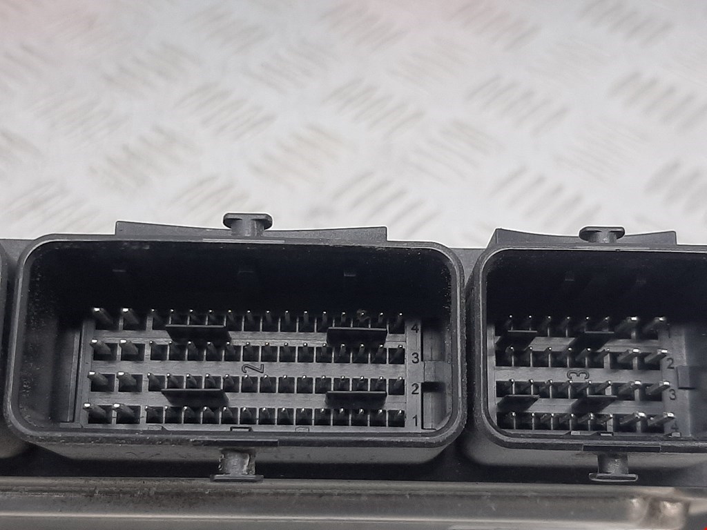 Блок управления двигателя (ЭБУ) OPEL Vivaro A 2001-2014