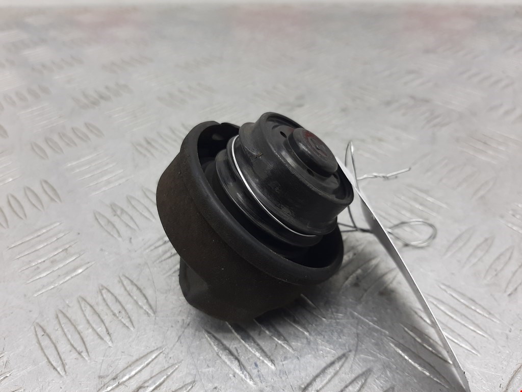 Крышка топливного бака AUDI 80 B4 1991-1996