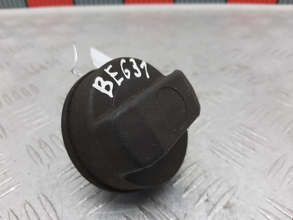 Крышка топливного бака AUDI 80 B4 1991-1996