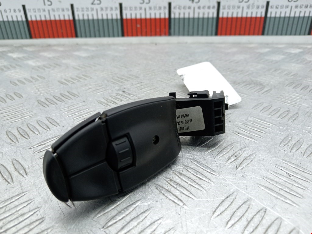 Переключатель подрулевой управления магнитолой CITROEN C5 I 2001-2008