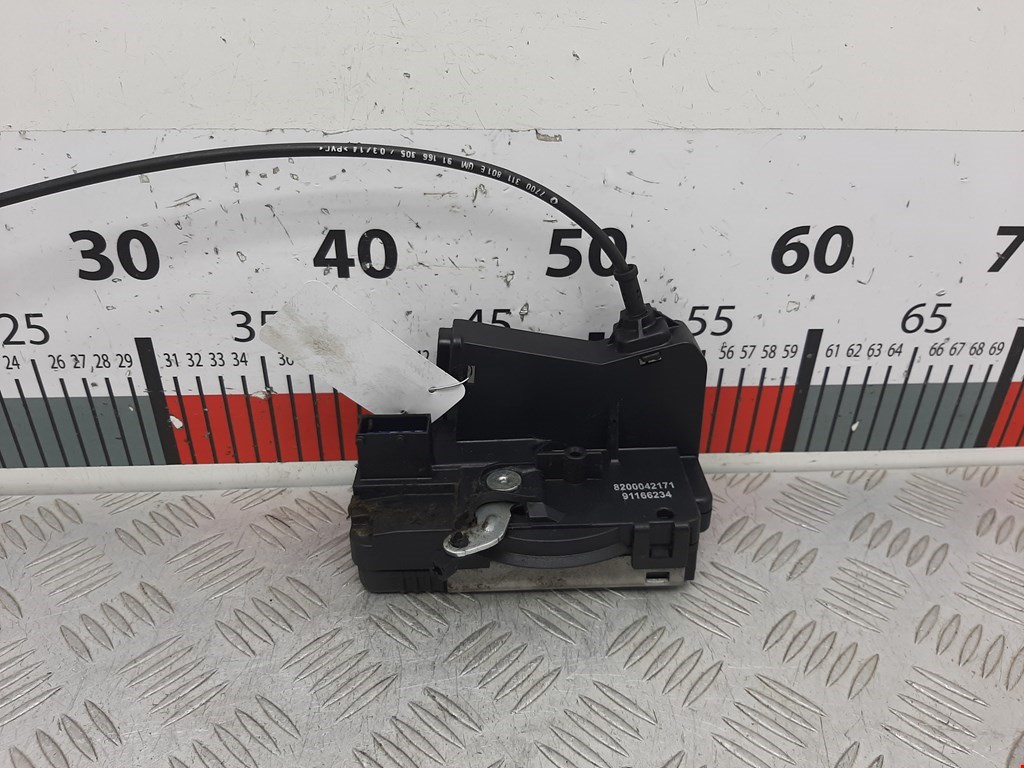 Замок двери передней правой OPEL Vivaro A 2001-2014