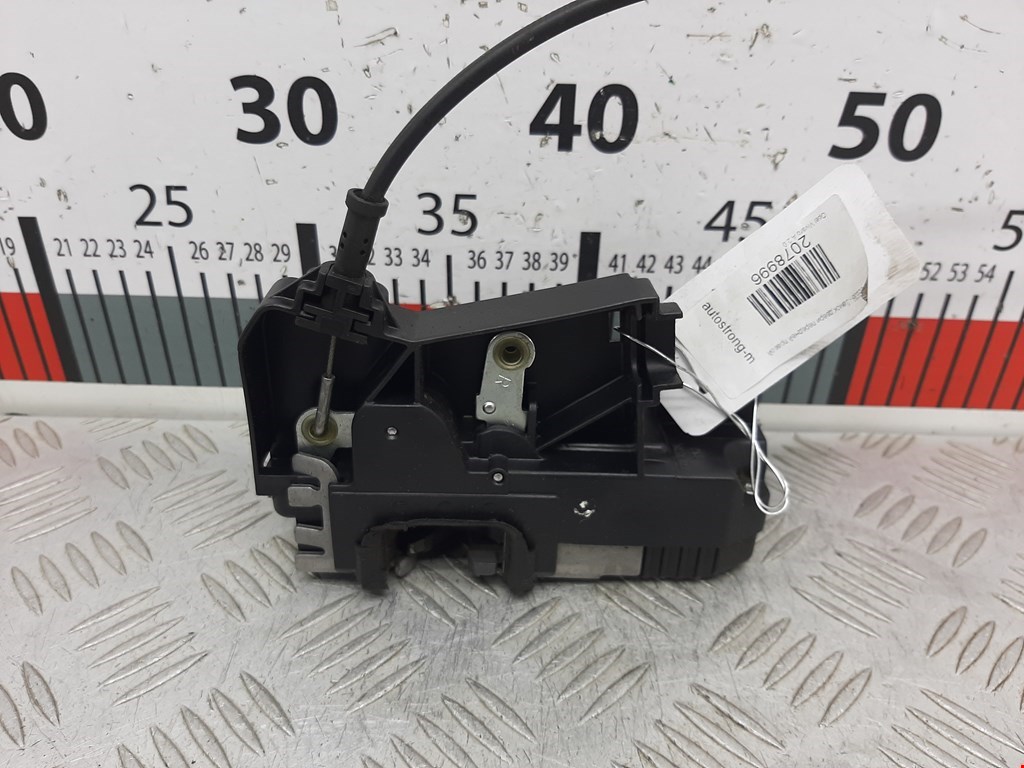 Замок двери передней правой OPEL Vivaro A 2001-2014