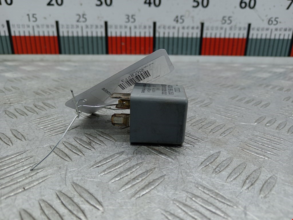 Реле топливного насоса AUDI 80 B4 1991-1996