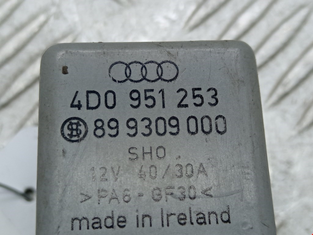 Реле топливного насоса AUDI 80 B4 1991-1996