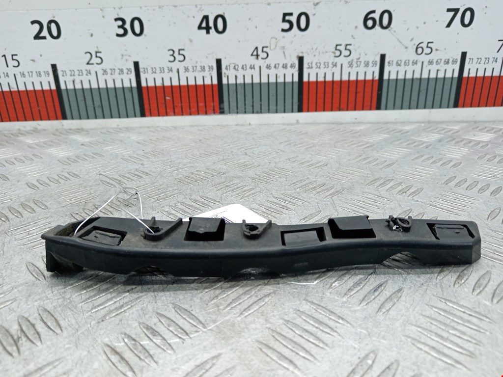 Кронштейн переднего бампера правый DACIA Sandero 2008-2012