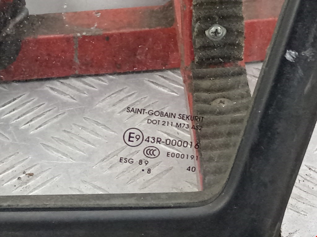 Стекло двери передней левой (форточка) MERCEDES-BENZ Sprinter 906 2006-2018