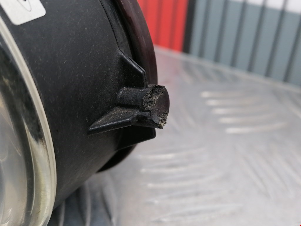 Фара противотуманная левая (ПТФ) FORD Focus II 2005-2011