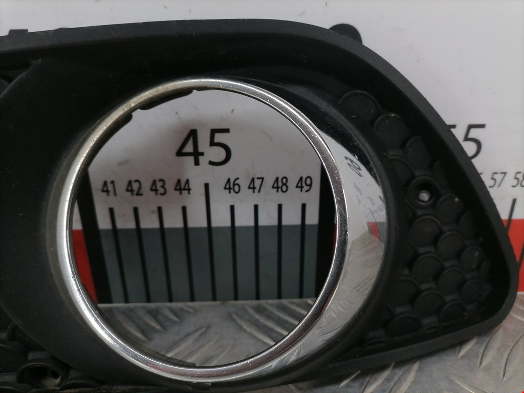 Решетка в бампер MERCEDES-BENZ C-Class C-klasse W204 2007-2015