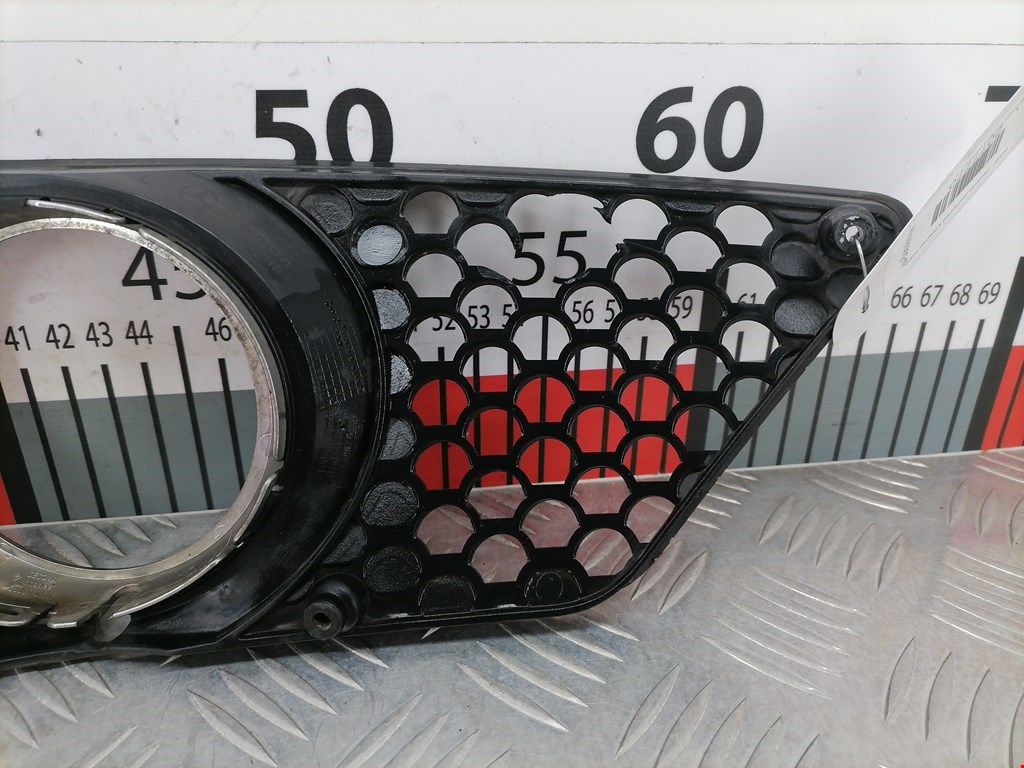 Решетка в бампер MERCEDES-BENZ C-Class C-klasse W204 2007-2015