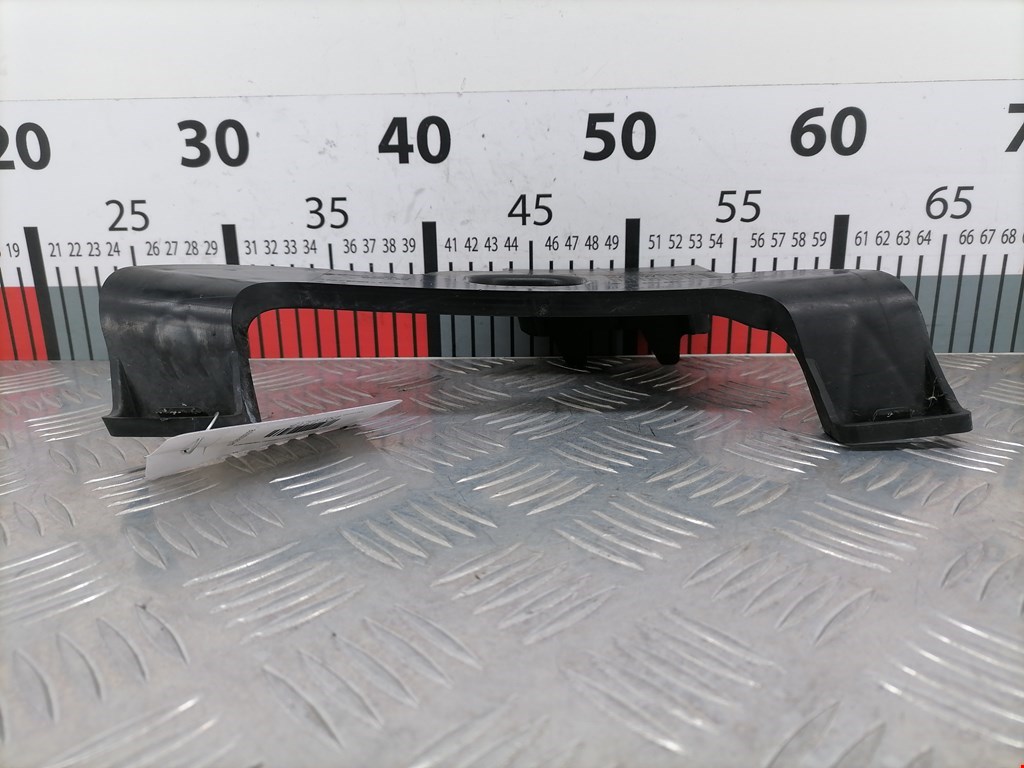 Кронштейн переднего бампера левый MERCEDES-BENZ C-Class C-klasse W204 2007-2015