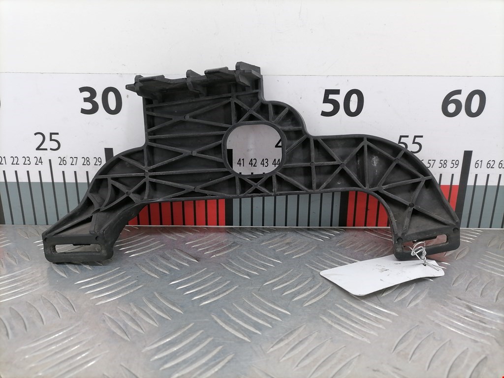 Кронштейн переднего бампера левый MERCEDES-BENZ C-Class C-klasse W204 2007-2015