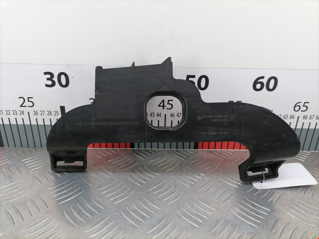 Кронштейн переднего бампера правый MERCEDES-BENZ C-Class C-klasse W204 2007-2015