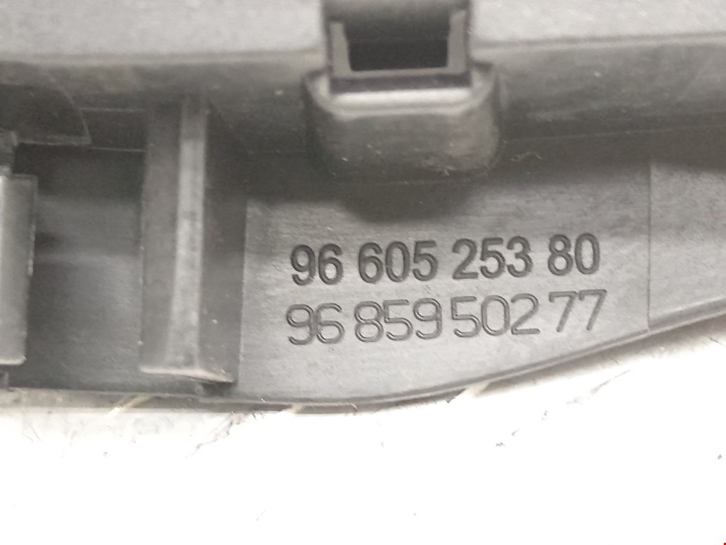 Ручка дверная передняя внутренняя правая PEUGEOT 308 2007-2015