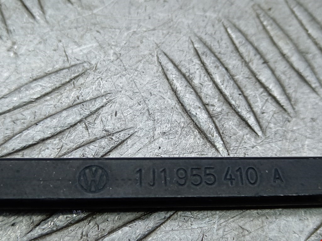 Поводок дворников передний левый/ правый VOLKSWAGEN Golf IV 1997-2003