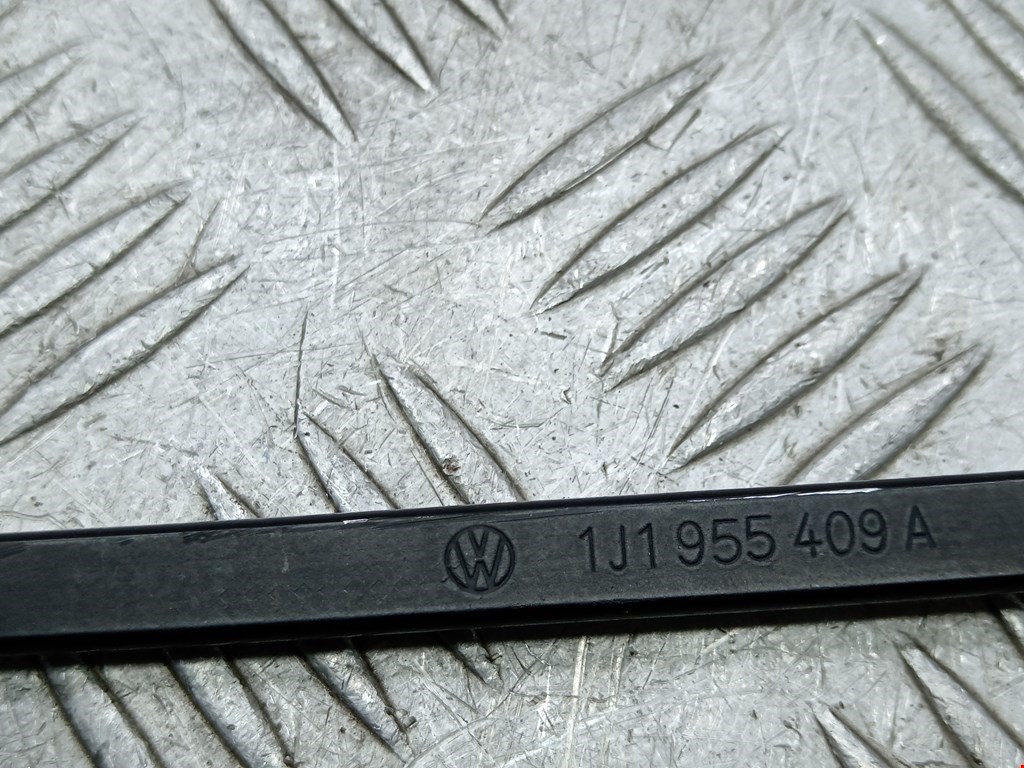 Поводок дворников передний левый/ правый VOLKSWAGEN Golf IV 1997-2003