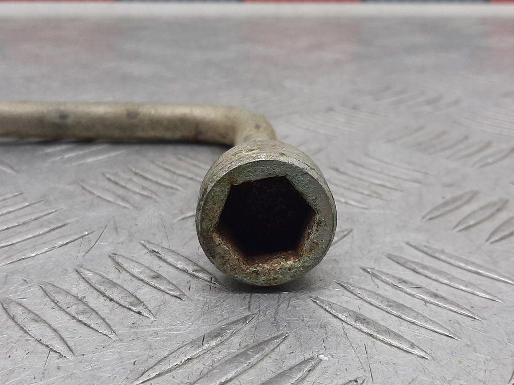 Ключ балонный BMW 5er 5 серия E39 1995-2004