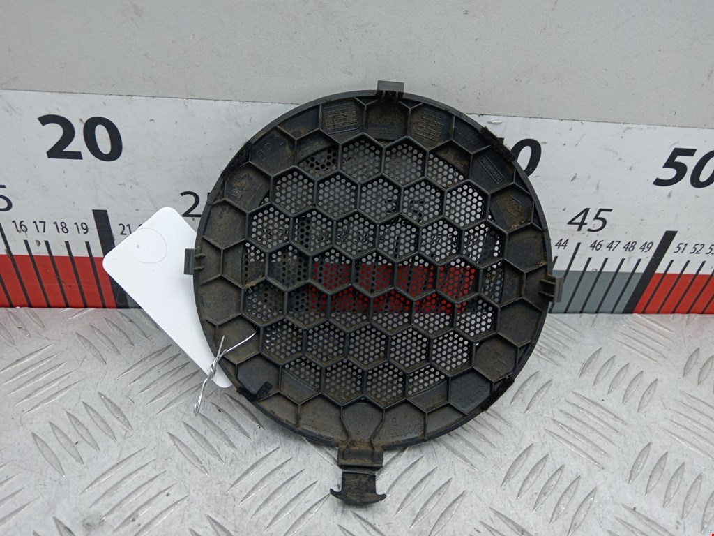 Решетка динамика DACIA Sandero 2008-2012