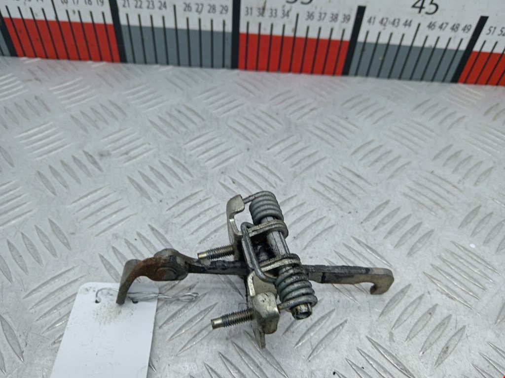 Ограничитель открывания двери DACIA Sandero 2008-2012