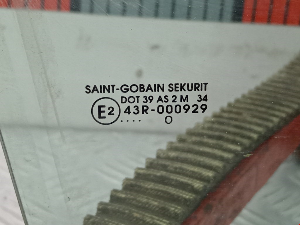 Стекло двери переднее правое CITROEN C8 2002-2014