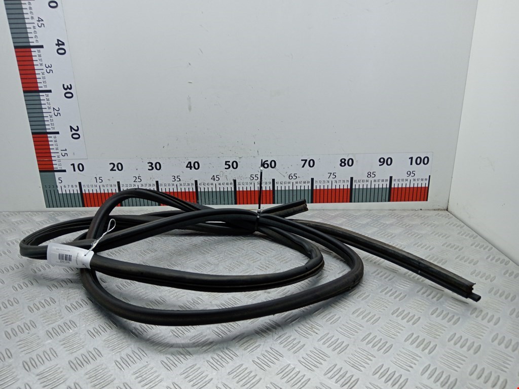 Уплотнитель двери CITROEN Jumpy 1994-2006