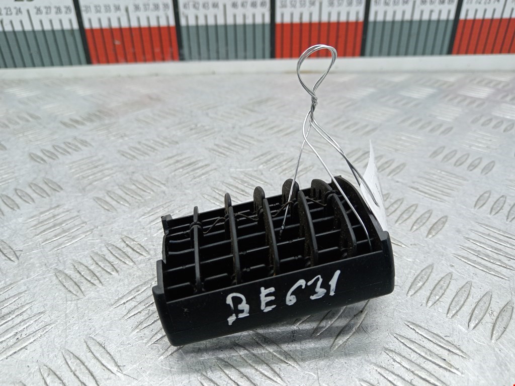 Дефлектор воздушный AUDI 80 B4 1991-1996