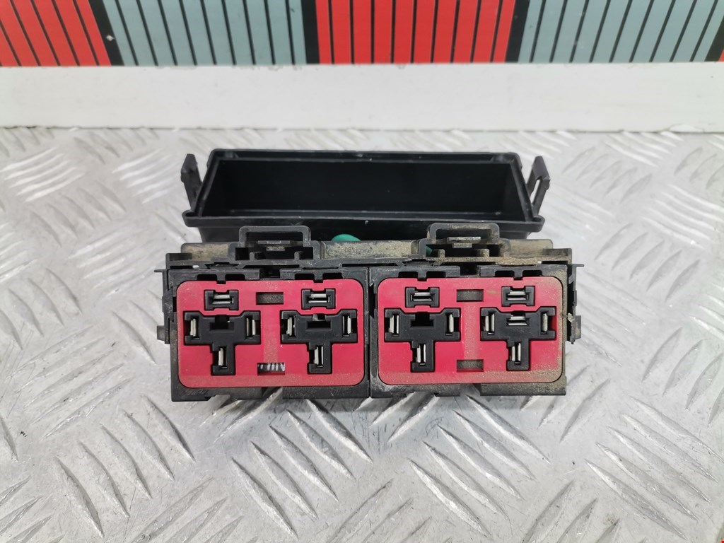 Блок реле CHRYSLER Sebring III JS 2006-2010