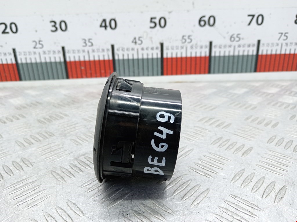 Дефлектор воздушный DACIA Sandero 2008-2012