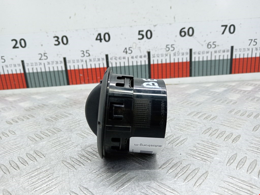 Дефлектор воздушный DACIA Sandero 2008-2012