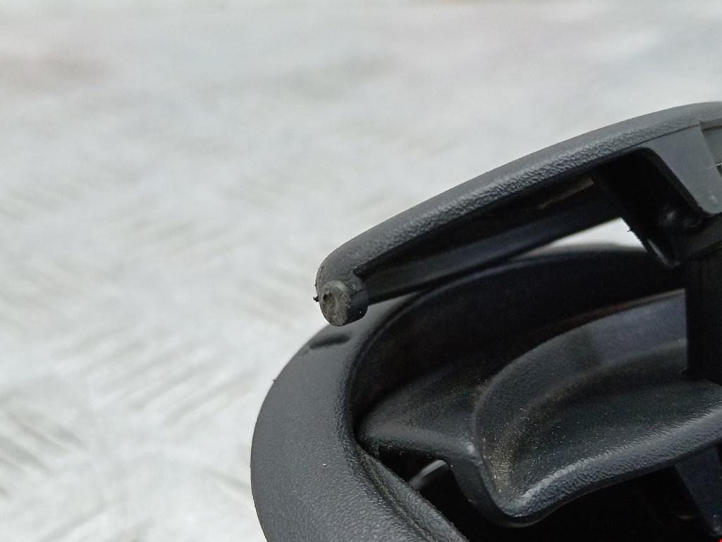 Дефлектор воздушный DACIA Sandero 2008-2012