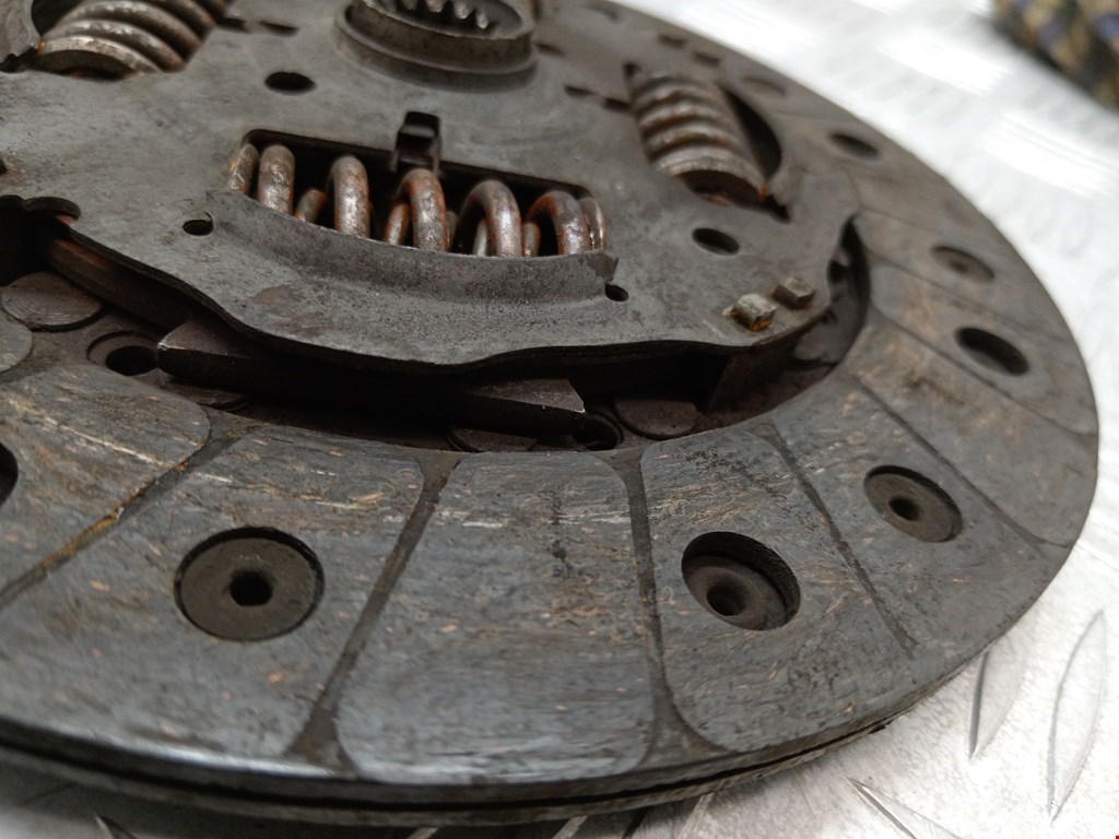 Маховик (демпфер сцепления) OPEL Astra G 1998-2005