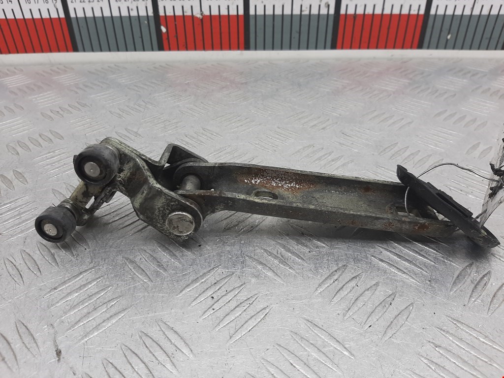 Ролик двери сдвижной (левый/правый средний верхний/нижний) IVECO Daily III 1999-2006