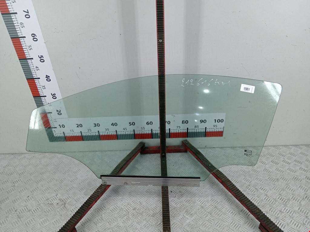 Стекло двери переднее левое OPEL Astra H/Family 2004-2015