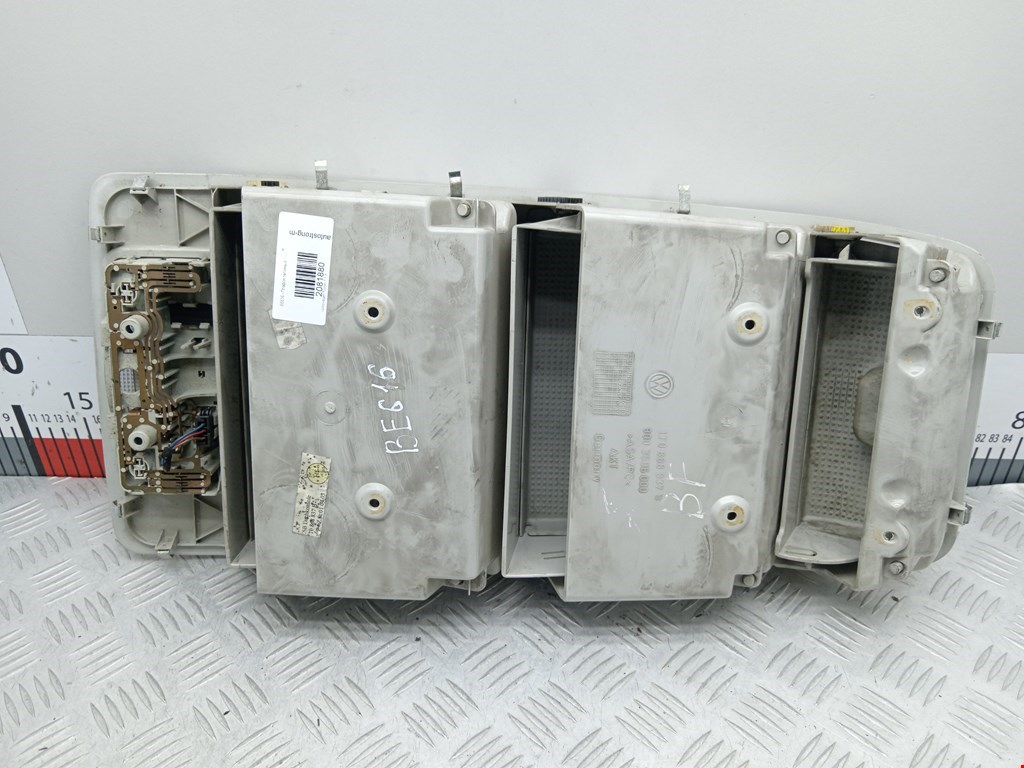 Плафон салонный (салона фонарь) VOLKSWAGEN Touran 2003-2010