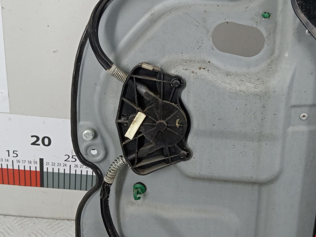 Стеклоподъемник задний левый VOLKSWAGEN Touran 2003-2010