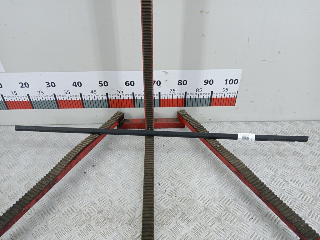 Накладка декоративная (молдинг) стекла двери передней левой Volkswagen Touran 1 (2003-2015)